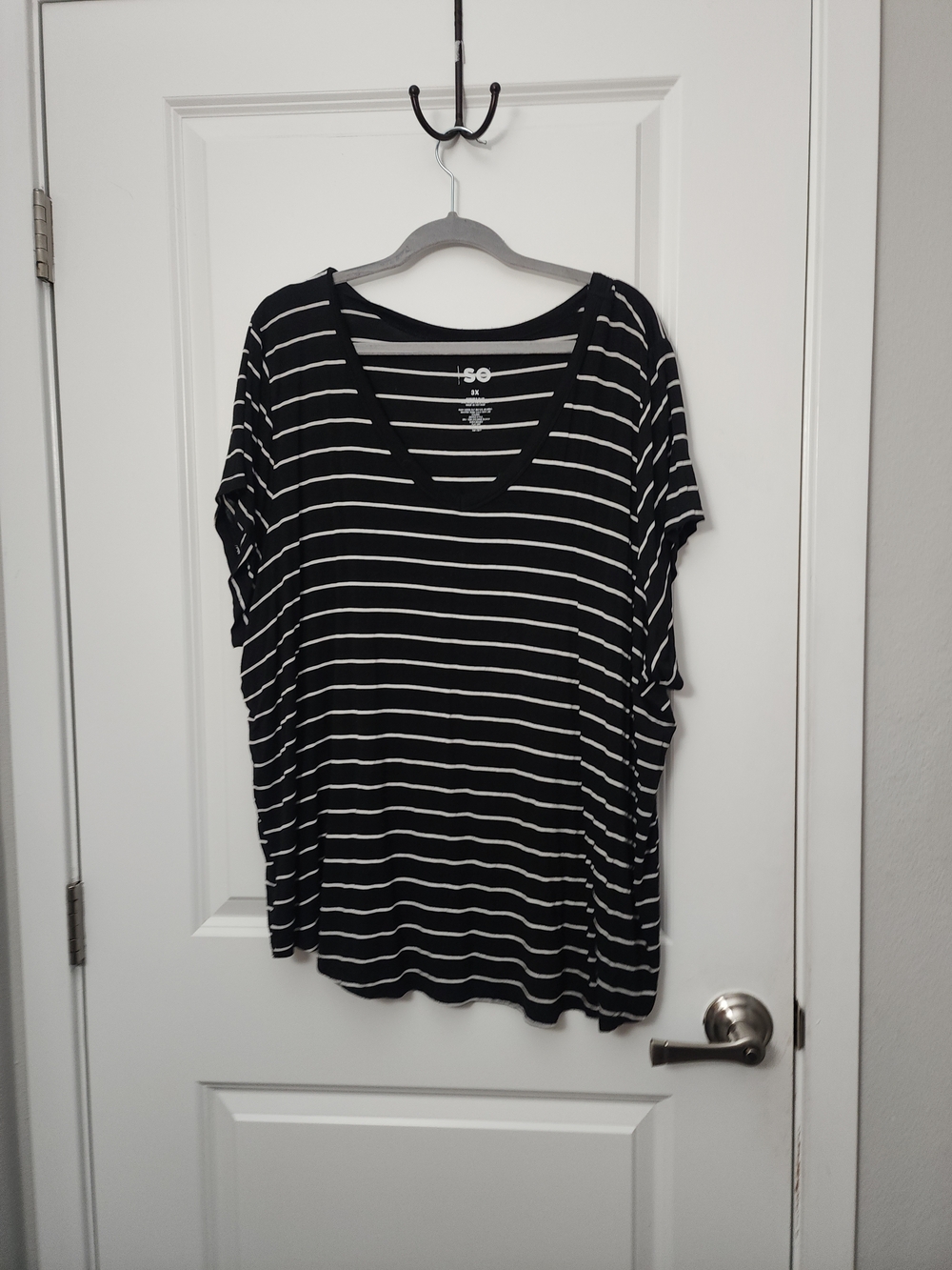 5/$25 SO Black & White Striped V-Neck Short Sleeve Top